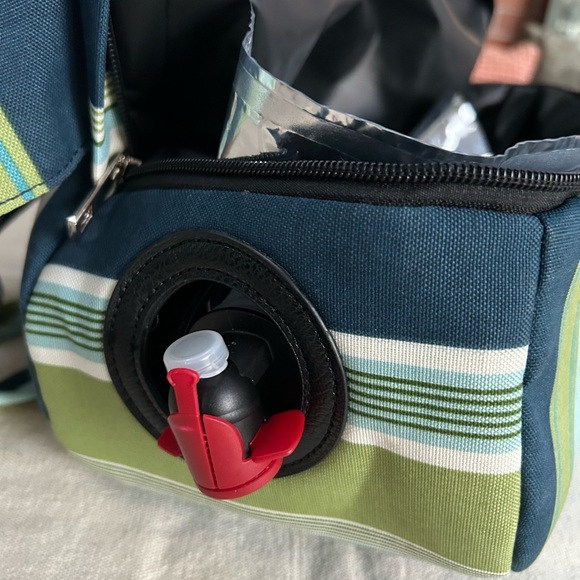 Portovino Beverage Pouch Purse. Incl 3L refillable bag w/spout, peeks out window - Picture 14 of 16